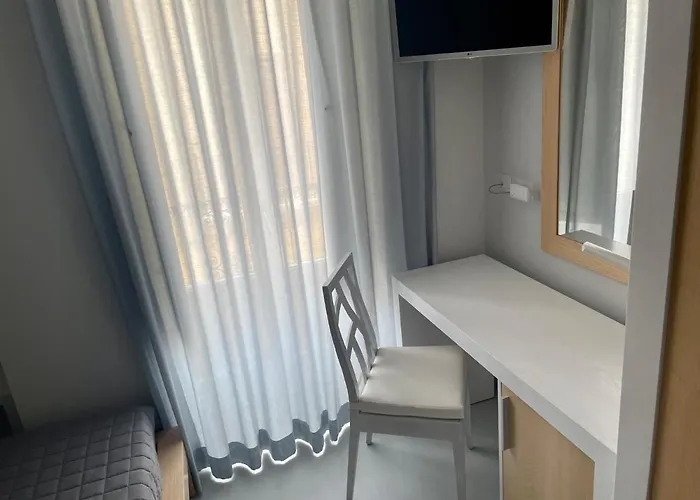 Alojamento de Acomodação e Pequeno-almoço Manzoniquattro Mottola